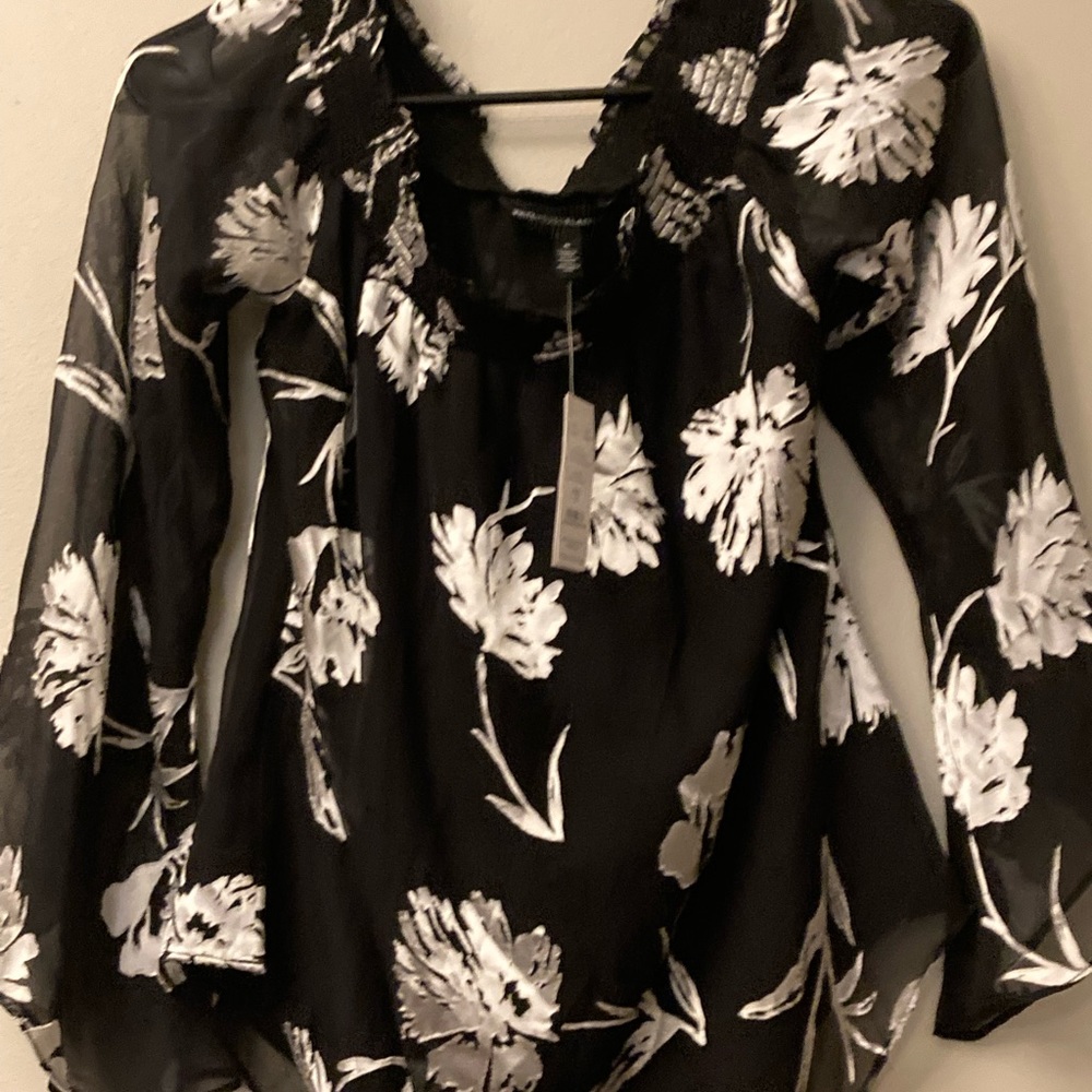 White House black market floral top sheer sleeves